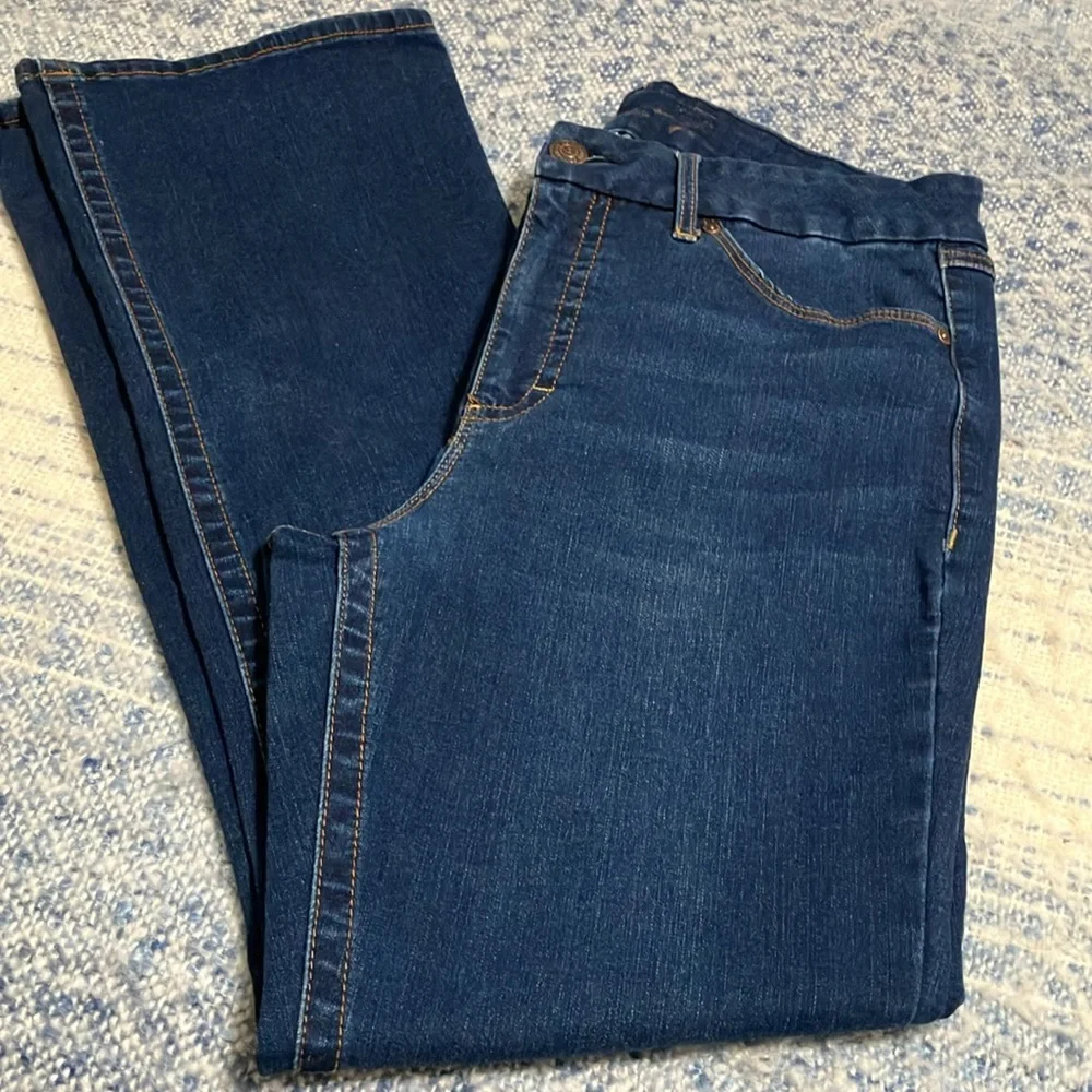 Woman’s Jeans med. blue denim size 16 - Picture 2 of 9